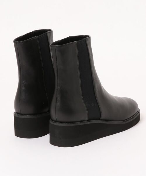 agnes b.(アニエスベー)の「ウェッジヒールサイドゴアショートブーツ(ブーツ・レディース・ブラック/ホワイト・22.5cm/23.5cm/24.5cm/23.0cm/24.0cm)」の4枚目の写真