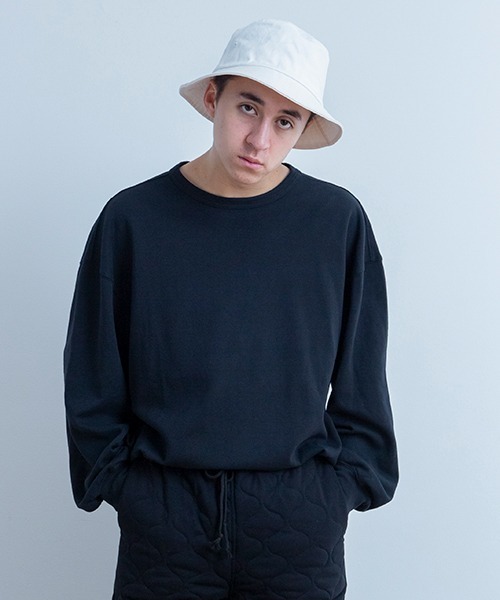 Universal Style Wear(ユニバーサルスタイルウェア)の「Universal Style Wear ヘビースムース サイドタック ロンT(Tシャツ/カットソー・メンズ・グレイッシュベージュ/ブラック/ホワイト/オリーブ・MEDIUM/LARGE/X-LARGE)」の2枚目の写真