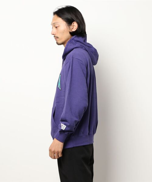 VISION STREET WEAR(ヴィジョンストリートウェア)の「【VISION STREET WEAR/ビジョンストリートウェア】ベロアワッペン裏毛フーディープルパーカー/トレーナー/コットン100%(パーカー・メンズ・パープル/チャコールグレー/ワイン/グレー/アイボリー・LARGE/MEDIUM/X-LARGE)」の6枚目の写真