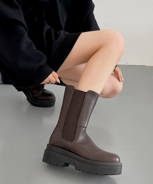 Shoes in Closet(シューズインクローゼット)の「軽量厚底 2段ソール サイドゴア ブーツ 2697(ブーツ・レディース・ブラック/ダークブラウン/アイボリー・LL/S/M/L/3L/XS)」の3枚目の写真