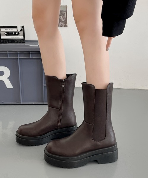 Shoes in Closet(シューズインクローゼット)の「軽量厚底 2段ソール サイドゴア ブーツ 2697(ブーツ・レディース・ブラック/ダークブラウン/アイボリー・LL/S/M/L/3L/XS)」の17枚目の写真