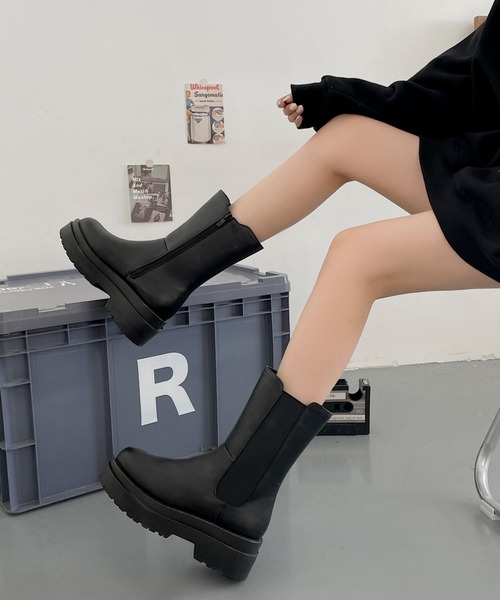 Shoes in Closet(シューズインクローゼット)の「軽量厚底 2段ソール サイドゴア ブーツ 2697(ブーツ・レディース・ブラック/ダークブラウン/アイボリー・LL/S/M/L/3L/XS)」の19枚目の写真