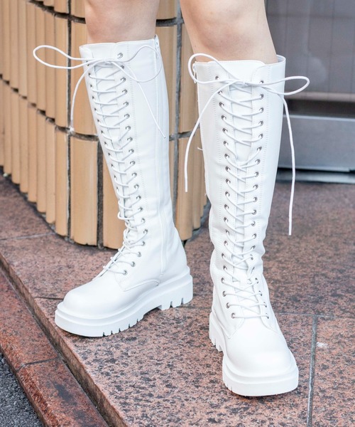 WEGO（ウィゴー）の「WEGO/レースアップロングブーツ（ブーツ・レディース・ブラック/ホワイト・MEDIUM/LARGE）」の2枚目の写真