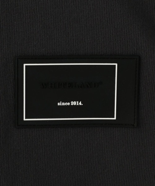 WHITELAND（ホワイトランド）の「WHITELAND/ホワイトランド/タグロングスリーブTシャツ/TAG LS/TEE（Tシャツ/カットソー・レディース・ベージュ/チャコール・FREE）」の6枚目の写真