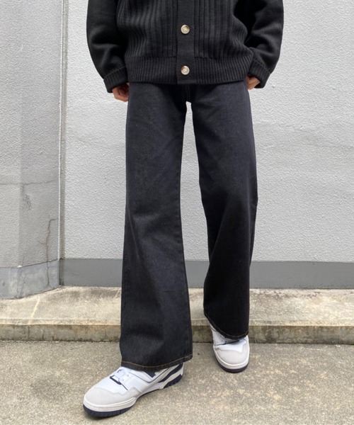 anown(アノン)の「フレアワイドデニム【ファッションインフルエンサーRyo×anown 限定コラボ】(デニムパンツ・メンズ・ブラック/インディゴブルー・S/M/L)」の3枚目の写真