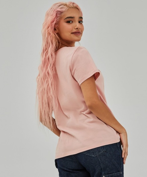 Guess（ゲス）の「GUESS Originals Bear Kaira Easy Tee（Tシャツ/カットソー・レディース・ホワイト/ブラック/ライトピンク・SMALL/MEDIUM/LARGE/X-SMALL）」の13枚目の写真