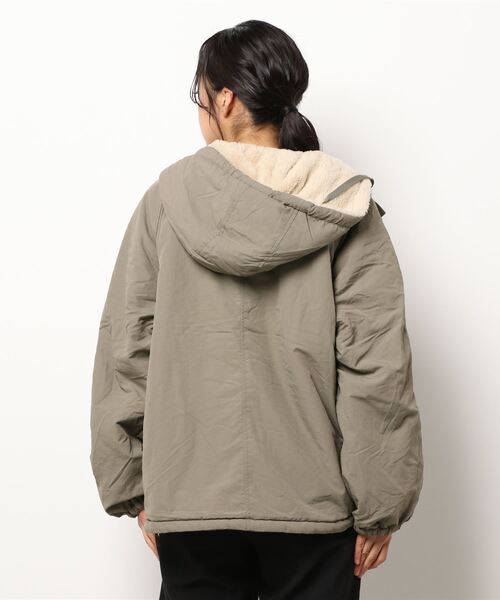 Samansa Mos2 blue（サマンサモスモスブルー）の「リバーシブルボアマウンテンパーカー（マウンテンパーカー・レディース・グレー/ブラック/ライトベージュ・ﾌﾘ-）」の8枚目の写真