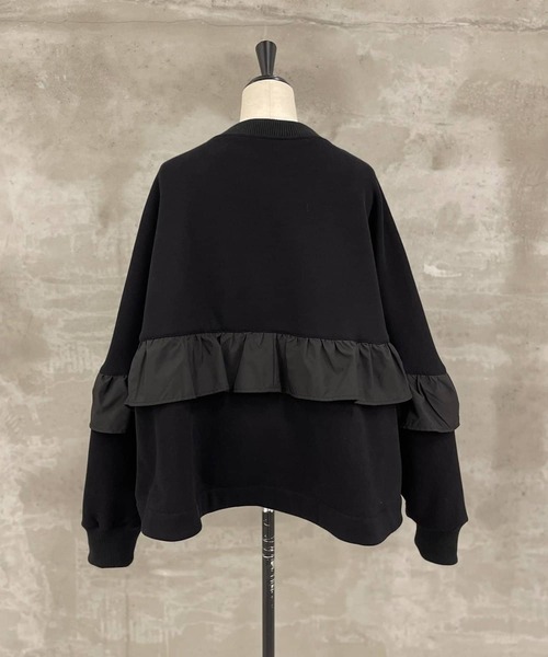 BEARDSLEY（ビアズリー）の「腕を動かすたびに変わるシルエット 中はもこもこ 裏毛フリルブルゾン（ブルゾン・レディース・ブラック・FREE）」の2枚目の写真