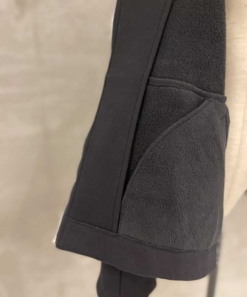 BEARDSLEY（ビアズリー）の「腕を動かすたびに変わるシルエット 中はもこもこ 裏毛フリルブルゾン（ブルゾン・レディース・ブラック・FREE）」の6枚目の写真