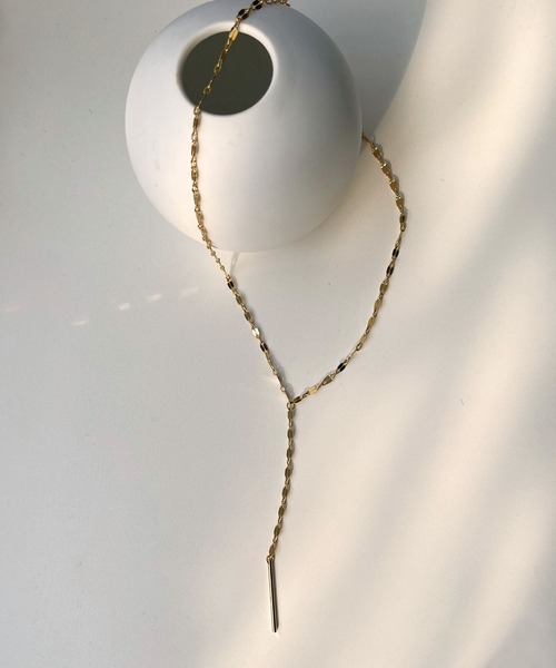 CEMONEMO（セモネモ）の「Yシェイプ ペタルチェーン ロングネックレス（ネックレス・レディース・ゴールド/シルバー・FREE）」の7枚目の写真