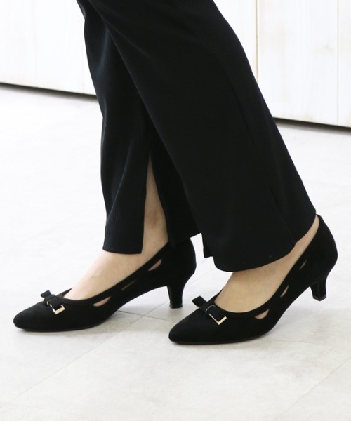 JELLY BEANS(ジェリービーンズ)の「メタルコンビリボンカットワークパンプス<ふわさら>(204-52780)JELLY BEANS(ジェリービーンズ)(パンプス・レディース・ライトグレー/ブラック/ラベンダー・23/24/25/22/25.5/22.5/24.5/23.5/21.5)」の2枚目の写真