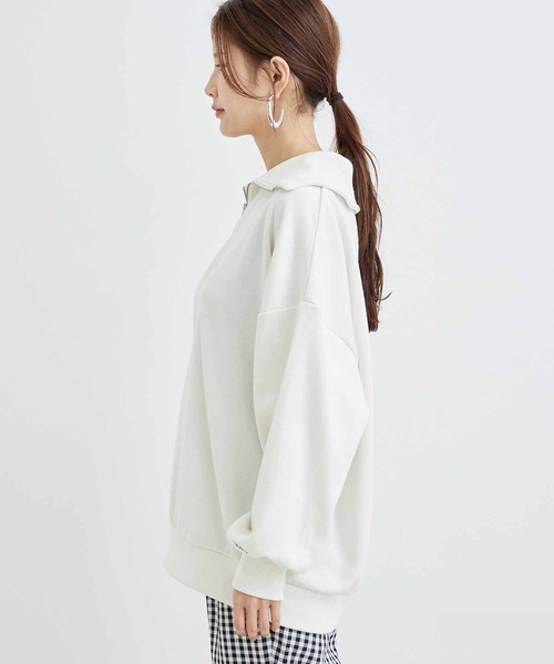 VIS（ビス）の「【ディズニー】ミッキー＆ミニー/裏毛ハーフジップセーラーカラープルオーバー【WEB限定】（スウェット・レディース・レッド/オフホワイト/ライトグリーン/スミクロ・FREE）」の14枚目の写真