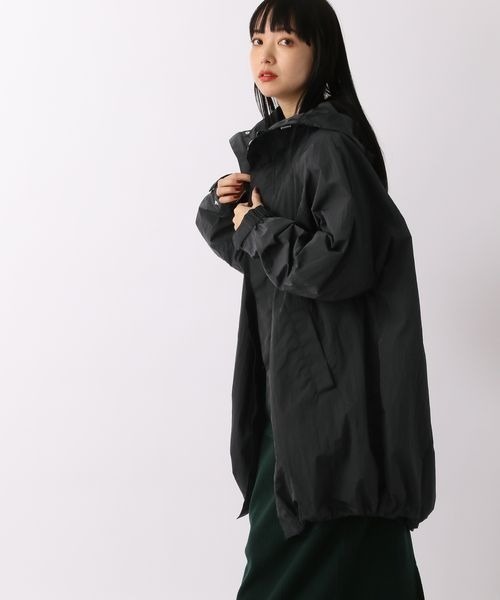 LOWRYS FARM（ローリーズファーム）の「ポケッタブルモンスターパーカー　261412（ナイロンジャケット・レディース・ブラック/ブルー・FREE）」の9枚目の写真