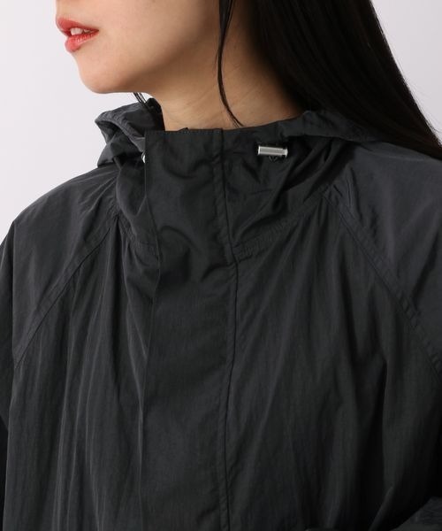 LOWRYS FARM（ローリーズファーム）の「ポケッタブルモンスターパーカー　261412（ナイロンジャケット・レディース・ブラック/ブルー・FREE）」の14枚目の写真