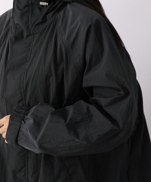 LOWRYS FARM（ローリーズファーム）の「ポケッタブルモンスターパーカー　261412（ナイロンジャケット・レディース・ブラック/ブルー・FREE）」の15枚目の写真