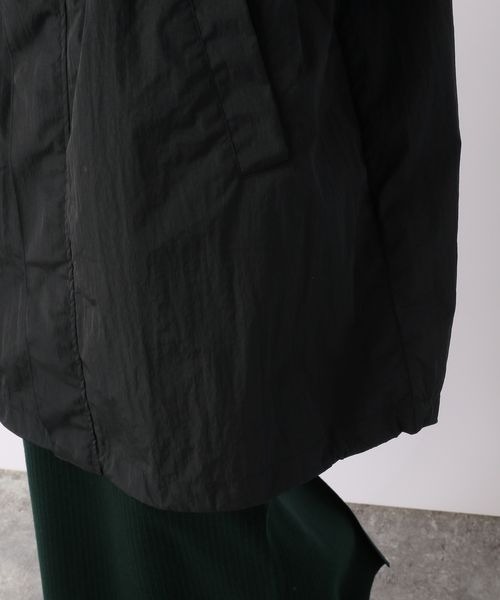 LOWRYS FARM（ローリーズファーム）の「ポケッタブルモンスターパーカー　261412（ナイロンジャケット・レディース・ブラック/ブルー・FREE）」の18枚目の写真