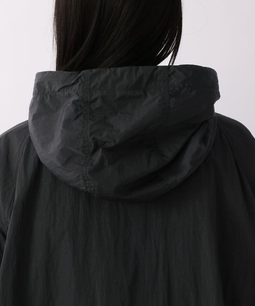 LOWRYS FARM（ローリーズファーム）の「ポケッタブルモンスターパーカー　261412（ナイロンジャケット・レディース・ブラック/ブルー・FREE）」の22枚目の写真