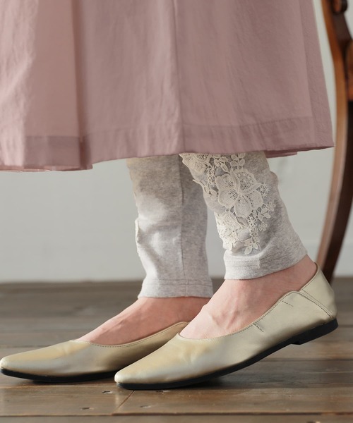 osharewalker（オシャレウォーカー）の「【廃盤】『フラワーモチーフ裾レースレギンス』（レギンス/スパッツ・レディース・杢グレー/ブラック・2/1）」の2枚目の写真