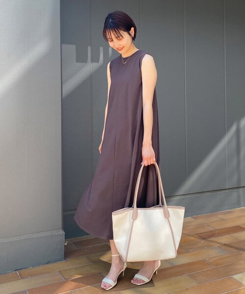 OPAQUE.CLIP（オペークドットクリップ）の「◆スクエアトウヒールサンダル（サンダル・レディース・ブラック/グレー/オフホワイト/イエロー/ベージュ系その他4/ベージュ系7/ブルー系7/ダークグリーン系7・01/02/03）」の9枚目の写真