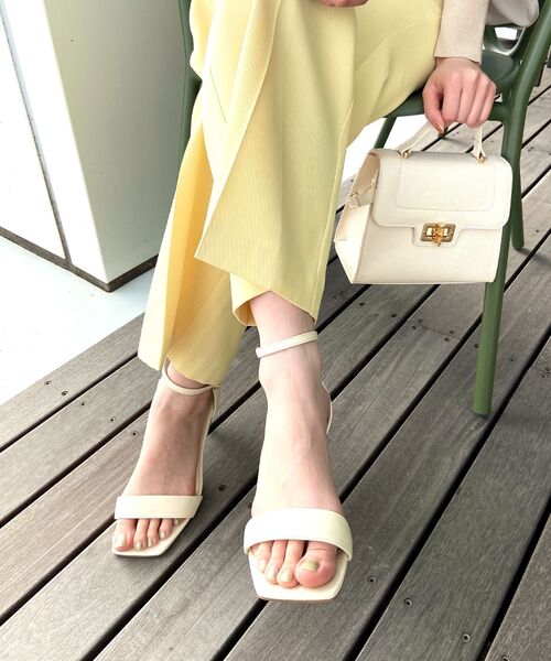 OPAQUE.CLIP（オペークドットクリップ）の「◆スクエアトウヒールサンダル（サンダル・レディース・ブラック/グレー/オフホワイト/イエロー/ベージュ系その他4/ベージュ系7/ブルー系7/ダークグリーン系7・01/02/03）」の14枚目の写真