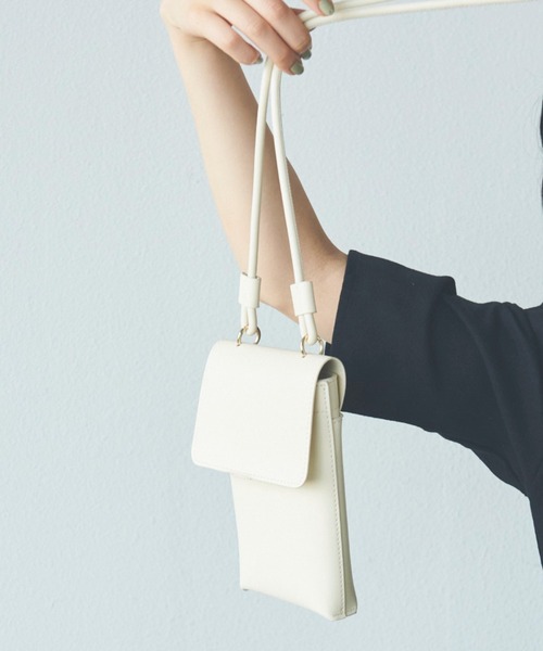 Libra Cue（リブラ キュー）の「モバイルウォレットミニショルダーバッグ（ショルダーバッグ・レディース・ブラック/アイボリー・FREE）」の3枚目の写真