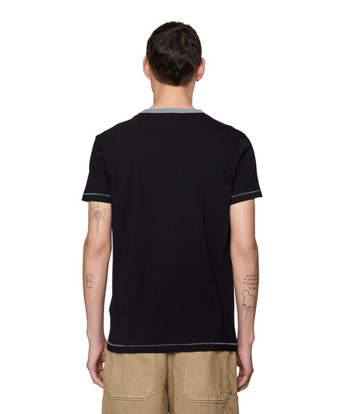 DIESEL（ディーゼル）の「メンズ Tシャツ コントラストデザイン サステナブル（Tシャツ/カットソー・メンズ・ホワイト系その他/ブラック系その他・LARGE/X-LARGE/MEDIUM/SMALL/XX-LARGE/XXX-LARGE/X-SMALL）」の13枚目の写真