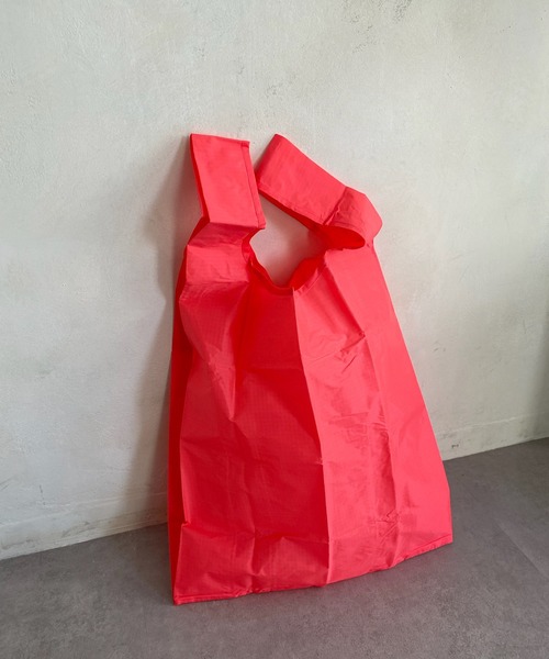 BAGGU（バグー）の「【BAGGU/バグゥ】2022SS STANDARD BAGGU（エコバッグ/サブバッグ・レディース・ベージュ/ブラウン/グレー/オリーブ/ピンク/イエロー/ブルー/グリーン/ブロンズ/ピンク系その他・FREE）」の2枚目の写真