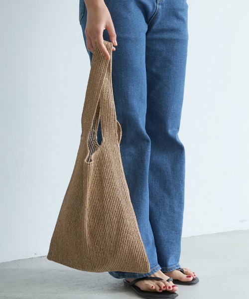 coca（coca）（コカ）の「夏素材メッシュバッグ（トートバッグ・レディース・キャメル/ライトベージュ・ONE SIZE）」の2枚目の写真