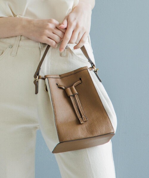 OPAQUE.CLIP(オペークドットクリップ)の「◆エルガリーコンビ巾着ミニショルダー(ショルダーバッグ・レディース・ブラック/ダークブラウン/オフホワイト・00)」の1枚目の写真