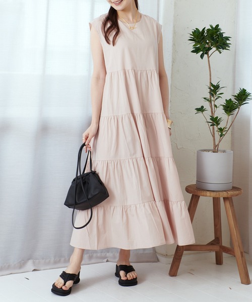 Lamoa（ラモア）の「Lamoa/ボリューム ティアード ロング ワンピース（ワンピース・レディース・ベージュ/ネイビー/グレー/ピンク・FREE）」の3枚目の写真