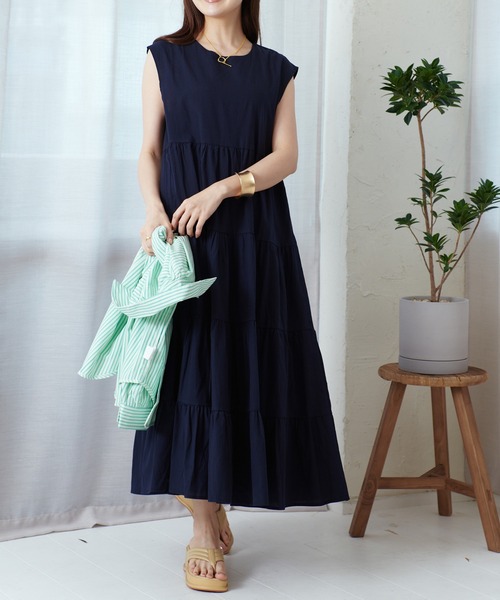 Lamoa（ラモア）の「Lamoa/ボリューム ティアード ロング ワンピース（ワンピース・レディース・ベージュ/ネイビー/グレー/ピンク・FREE）」の4枚目の写真