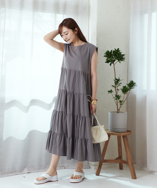 Lamoa（ラモア）の「Lamoa/ボリューム ティアード ロング ワンピース（ワンピース・レディース・ベージュ/ネイビー/グレー/ピンク・FREE）」の7枚目の写真