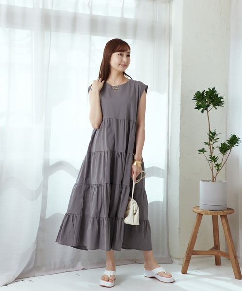 Lamoa（ラモア）の「Lamoa/ボリューム ティアード ロング ワンピース（ワンピース・レディース・ベージュ/ネイビー/グレー/ピンク・FREE）」の8枚目の写真