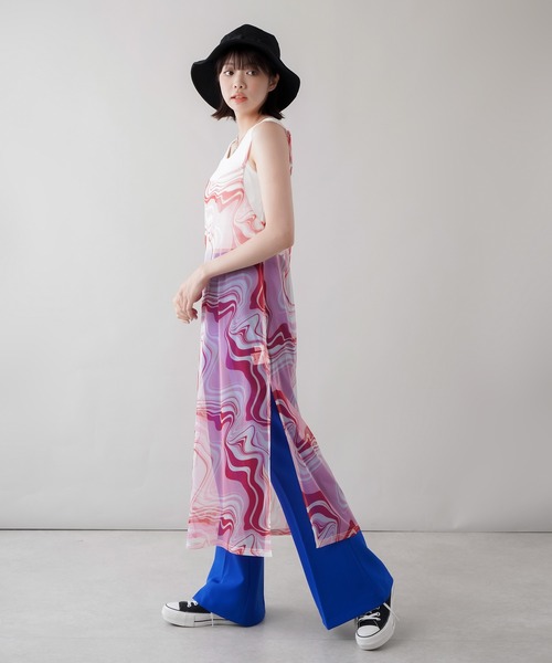 SPINNS（スピンズ）の「マーブルデザイン シアーキャミワンピース（ワンピース・レディース・ブルー/グリーン/ピンク・ONESIZE）」の7枚目の写真