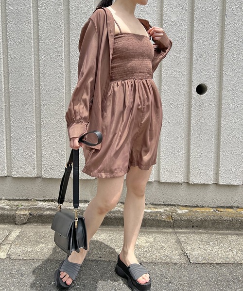 Jewelobe(ジュエローブ)の「チューブトップショートサロペ×ロングシャツセットアップ(セットアップ・レディース・ブラック/ブラウン・FREE)」の10枚目の写真