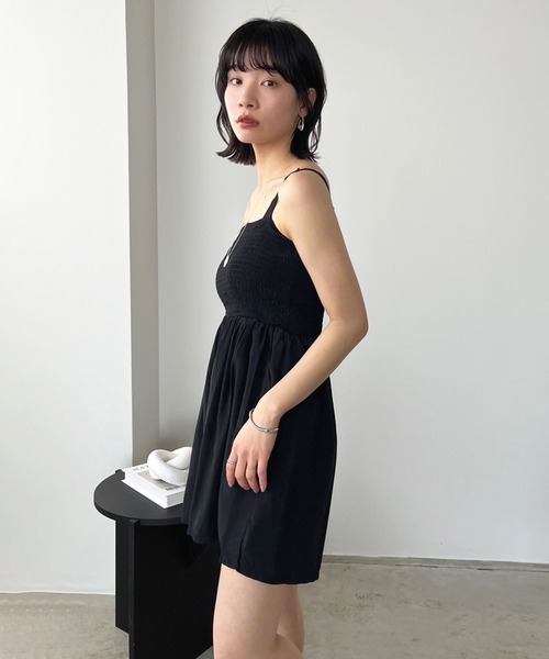 Jewelobe(ジュエローブ)の「チューブトップショートサロペ×ロングシャツセットアップ(セットアップ・レディース・ブラック/ブラウン・FREE)」の18枚目の写真