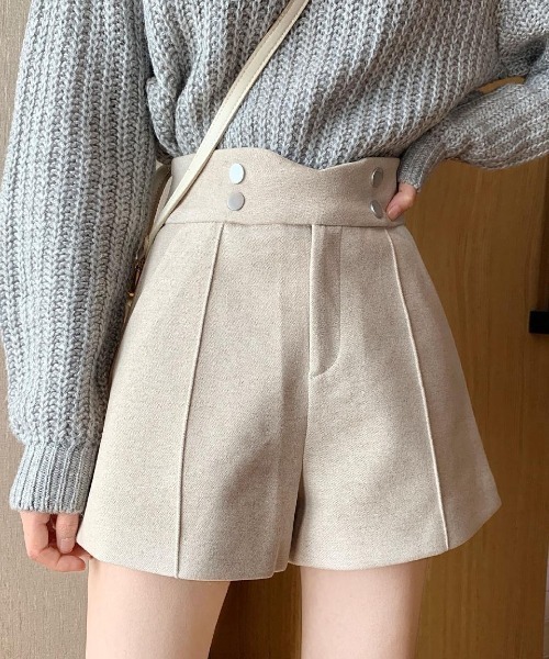 gossip!ロサンゼルス(ゴシップロサンゼルス)の「ハイウエストショートパンツ(その他パンツ・レディース・ブラック/ベージュ・FREE)」の1枚目の写真
