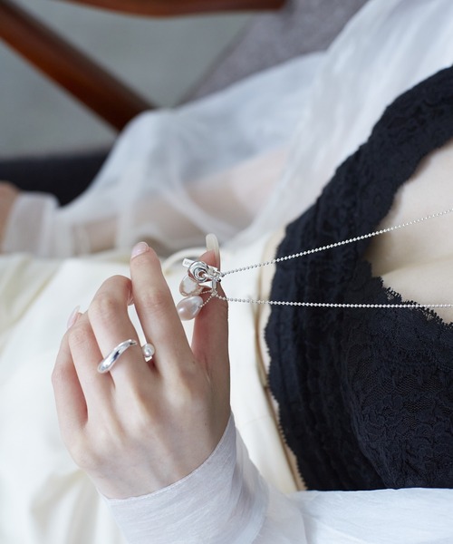 Nothing And Others(ナッシングアンドアザーズ)の「「Nothing And Others/ナッシングアンドアザーズ」Freshwaterpearl Ring(リング・レディース・シルバー/ゴールド・FREE)」の10枚目の写真