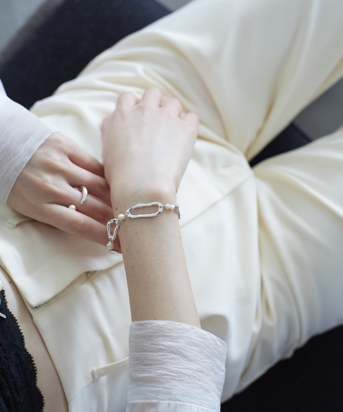 Nothing And Others(ナッシングアンドアザーズ)の「「Nothing And Others/ナッシングアンドアザーズ」Freshwaterpearl Ring(リング・レディース・シルバー/ゴールド・FREE)」の7枚目の写真