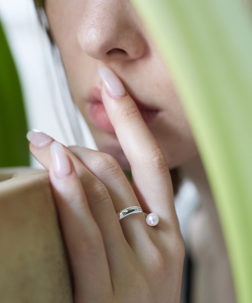 Nothing And Others(ナッシングアンドアザーズ)の「「Nothing And Others/ナッシングアンドアザーズ」Freshwaterpearl Ring(リング・レディース・シルバー/ゴールド・FREE)」の15枚目の写真