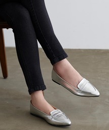 ポインテッドローファー