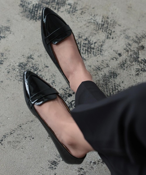 KOBE LETTUCE（コウベレタス）の「ポインテッドローファー（ローファー・レディース・ブラウン/シルバー/ブラック・22.5cm/23.0cm/24.0cm/22.0cm/24.5cm/23.5cm）」の2枚目の写真