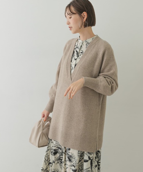 F by ROSSO(エフバイロッソ)の「F by ROSSO ハミルトンラムズウールVネックチュニックニット(ニット/セーター・レディース・ブルー/モカ/イエロー/アイボリー・FREE)」の6枚目の写真