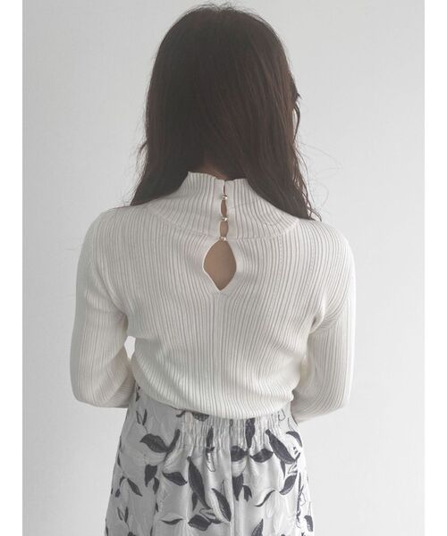 MERCURYDUO（マーキュリーデュオ）の「3WAYボタンニット（ニット/セーター・レディース・ブラック/オフホワイト/イエロー/ベージュ・FREE）」の17枚目の写真