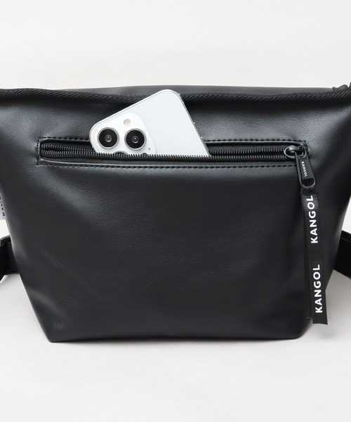 KANGOL(カンゴール)の「<A.M.S.別注> レザー調 フラップ ミニショルダーバッグ(ショルダーバッグ・メンズ・ブラック・FREE)」の17枚目の写真