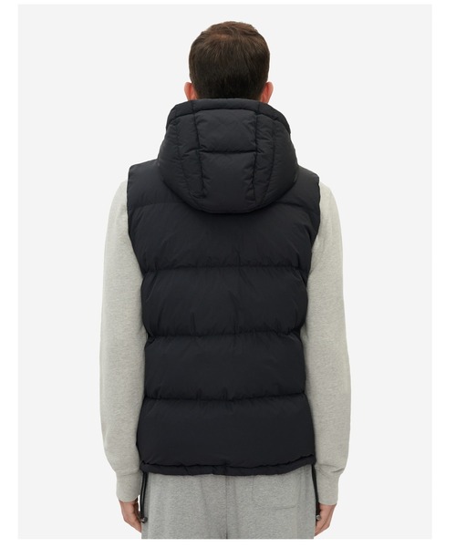 Maison Kitsune（メゾンキツネ）の「CLASSIC PUFFER VEST（ダウン