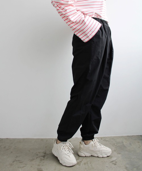 GeeRA（ジーラ）の「ナイロン素材ジョガーパンツ（その他パンツ・レディース・ブルー/ホワイト/ブラック・MEDIUM/SMALL/LARGE）」の10枚目の写真