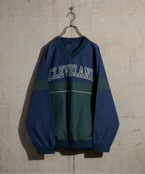 JOHN'S CLOSET(ジョンズクローゼット)の「【13】ワッペン刺繍 ナイロンプルオーバー(その他トップス・メンズ・ネイビー/レッド/ブラック・MEDIUM/LARGE)」の1枚目の写真