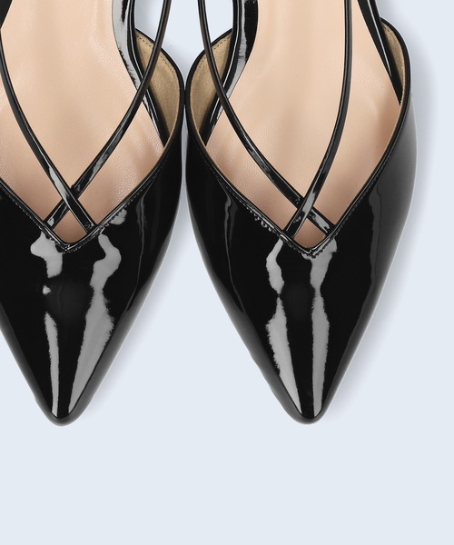 MAMIAN（マミアン）の「クロス&バックストラップ フラットパンプス（パンプス・レディース・ブラック/アニマル/グレイッシュベージュ・LL/S/M/L）」の6枚目の写真