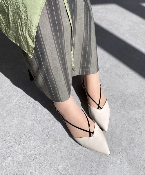 MAMIAN（マミアン）の「クロス&バックストラップ フラットパンプス（パンプス・レディース・ブラック/アニマル/グレイッシュベージュ・LL/S/M/L）」の11枚目の写真